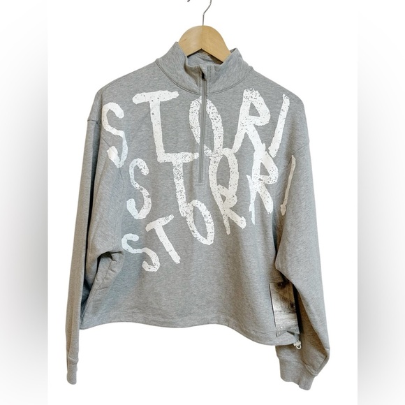 Stori Logo Print 1/2 Zip Mock Neck Cropped Pullover Sweatshirt Gray Sz 6 NWT - Picture 1 of 7
